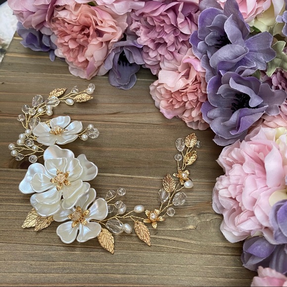 Romantic Floral Crystal and Pearl Vine Headdress - Picture 6 of 16